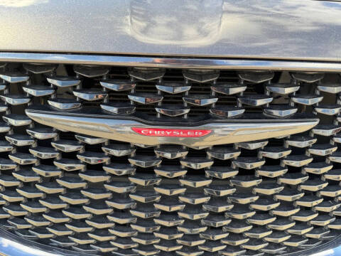 2023 Chrysler 300 S V6