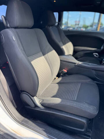 2019 Dodge Challenger SXT