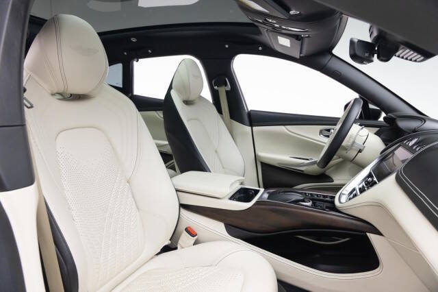 2021 Aston Martin DBX