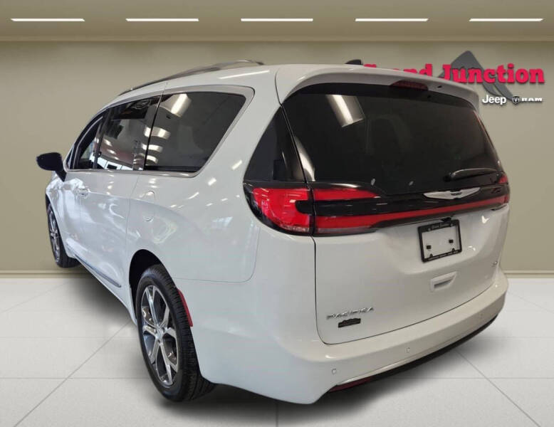 2026 Chrysler Pacifica Pinnacle