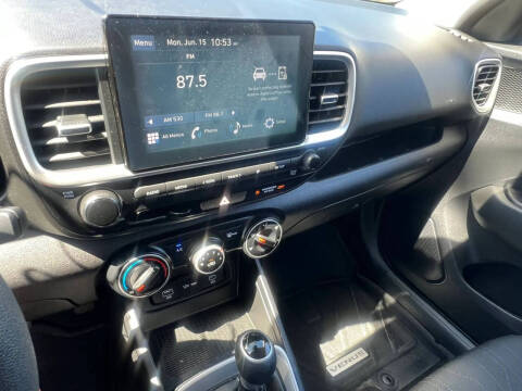 2025 Hyundai Venue SE