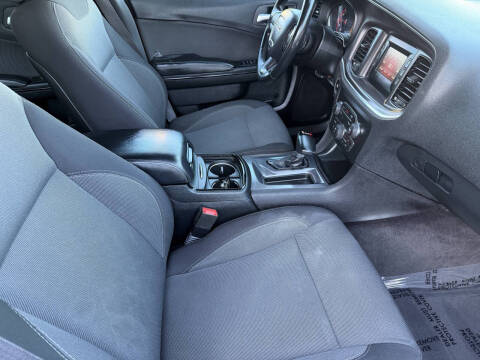 2017 Dodge Charger SE