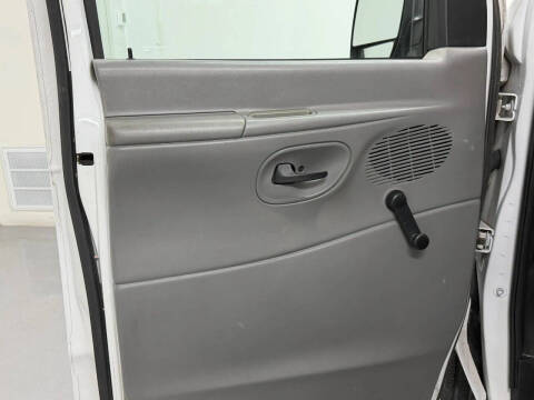 2003 Ford E-Series E-350 SD XL