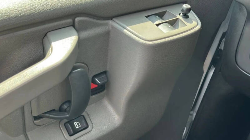 2025 Chevrolet Express 2500