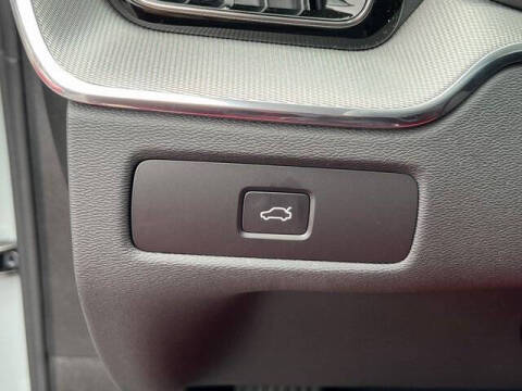 2026 Volvo XC60 B5 Ultra Black Edition