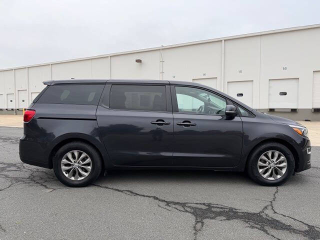 2019 Kia Sedona LX