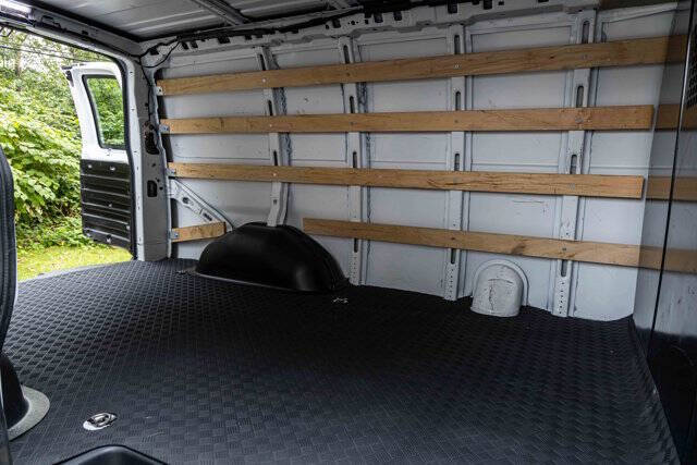 2023 GMC Savana 2500