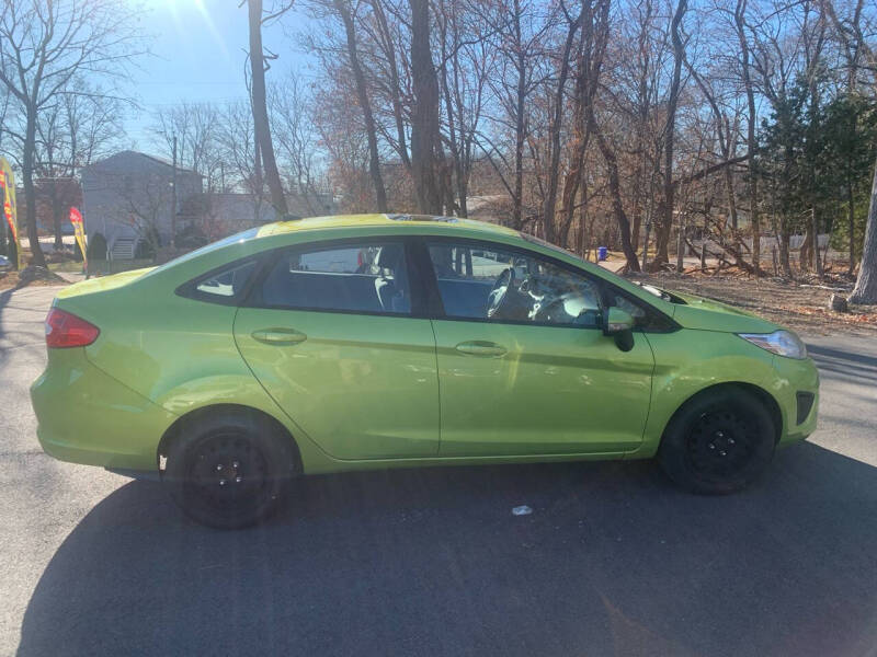 2013 Ford Fiesta SE photo 5