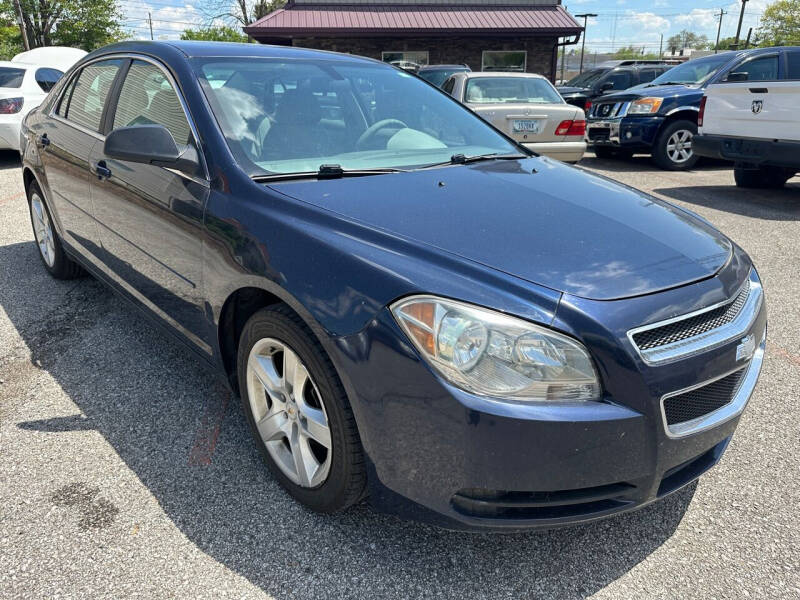 2010 Chevrolet Malibu for sale at Unique Auto, LLC in Sellersburg IN