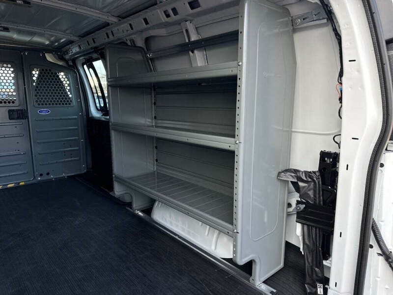 2025 Chevrolet Express 2500