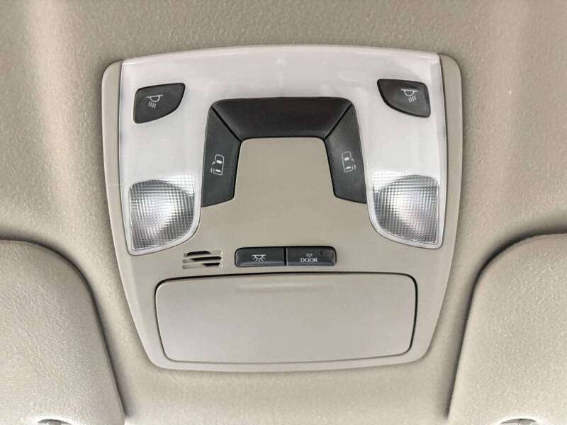 2012 Toyota Sienna LE 8-Passenger