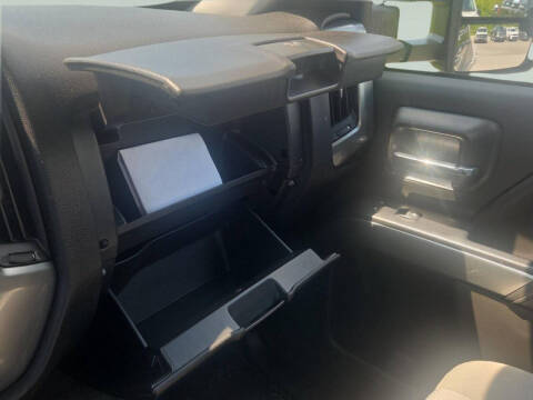 2022 Chevrolet Silverado MD