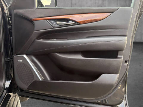 2016 Cadillac Escalade Luxury Collection