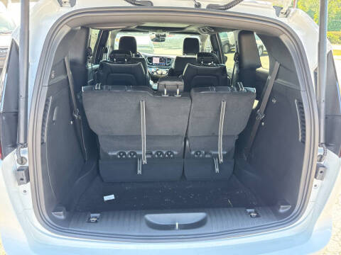 2027 Chrysler Pacifica Limited