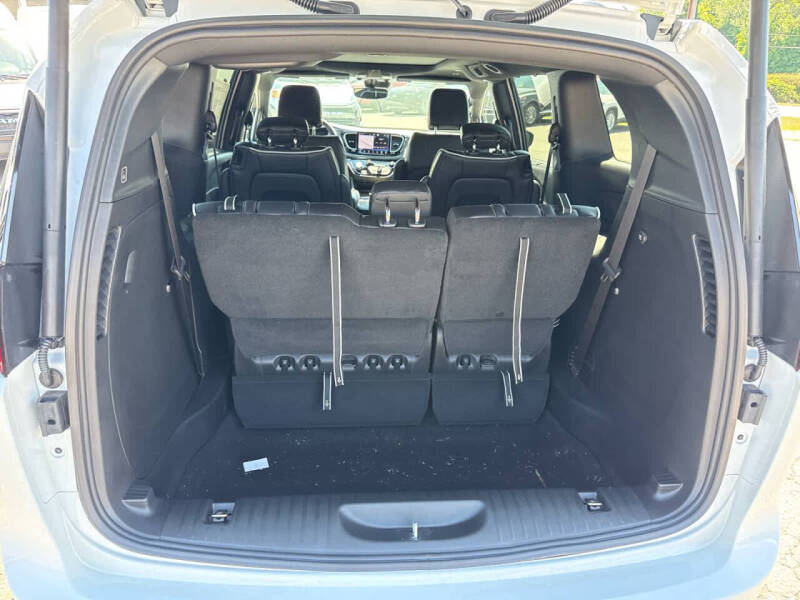 2027 Chrysler Pacifica Limited