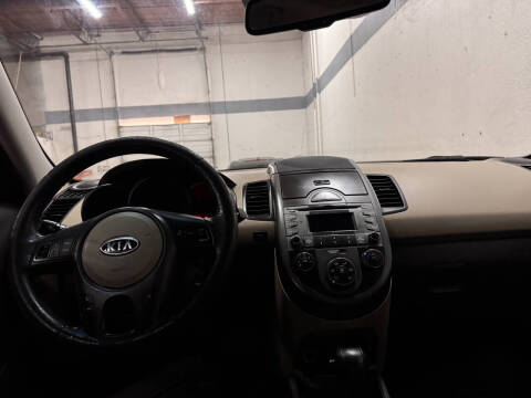 2010 Kia Soul +