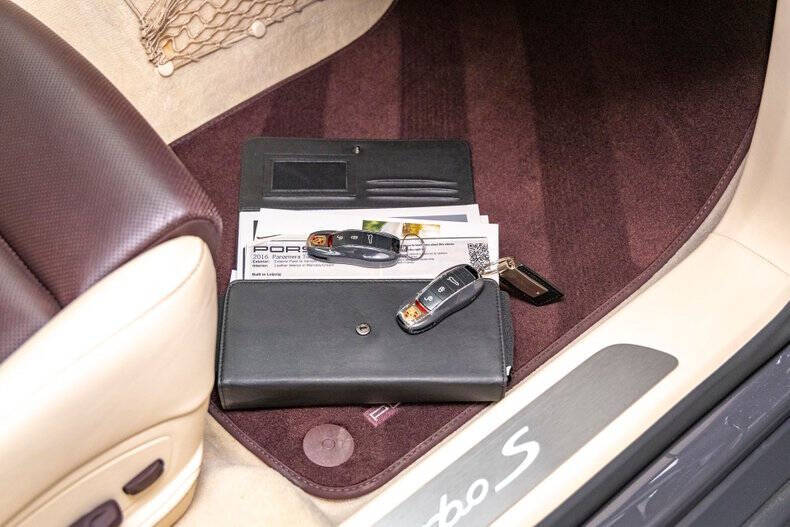 2016 Porsche Panamera