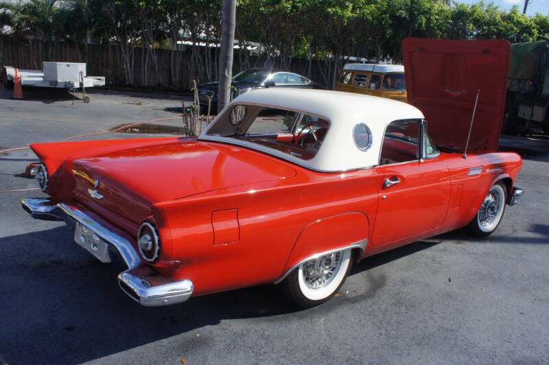 1957 Ford Thunderbird
