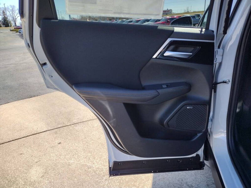 2026 Mitsubishi Outlander ES