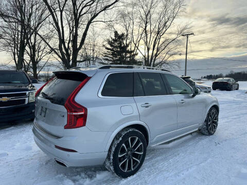 2016 Volvo XC90 T6 Momentum