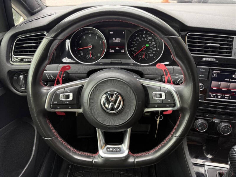 2018 Volkswagen Golf GTI SE