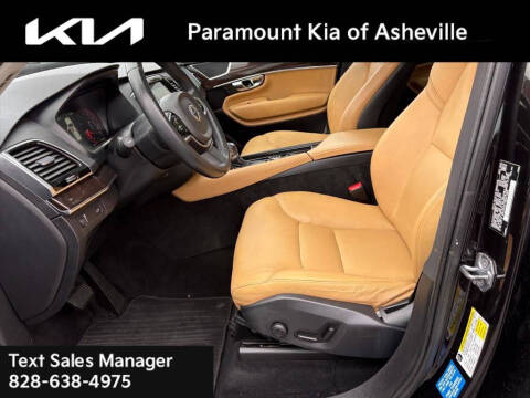 2016 Volvo XC90 T6 Momentum