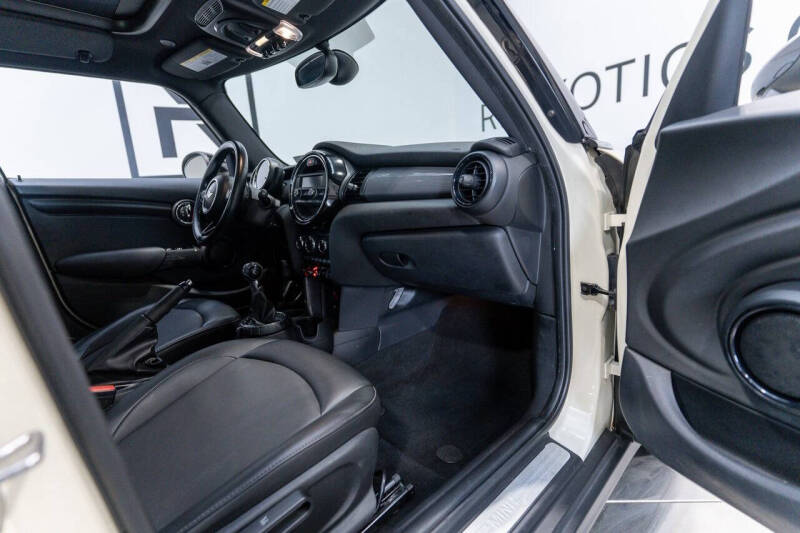 2016 MINI Hardtop 4 Door Cooper