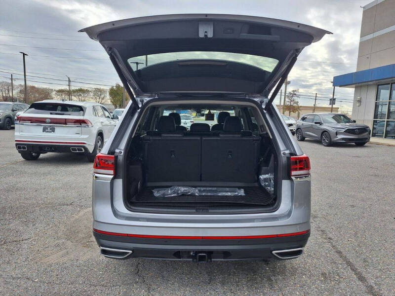 2025 Volkswagen Atlas SE