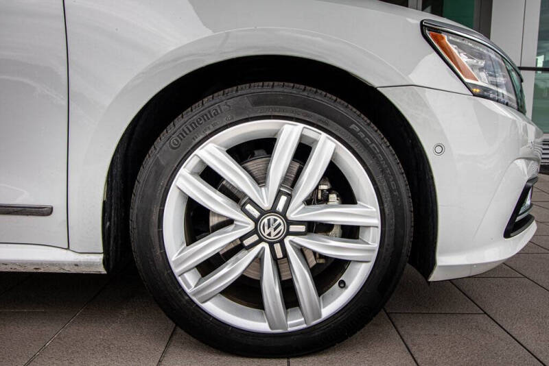 2017 Volkswagen Passat 1.8T SEL Premium