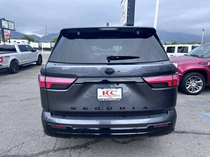 2024 Toyota Sequoia Platinum