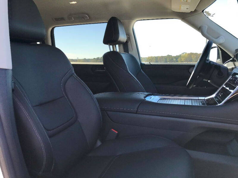 2025 Nissan Armada SV