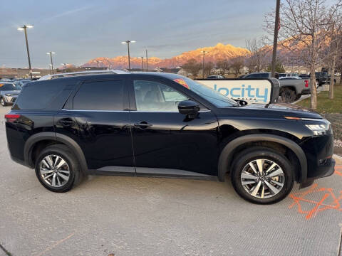 2025 Nissan Pathfinder SL