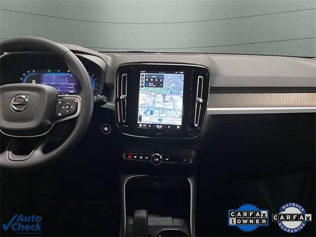 2025 Volvo XC40 B5 Core Bright Theme