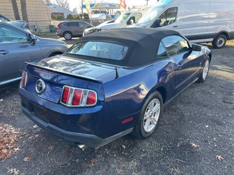 2011 Ford Mustang V6