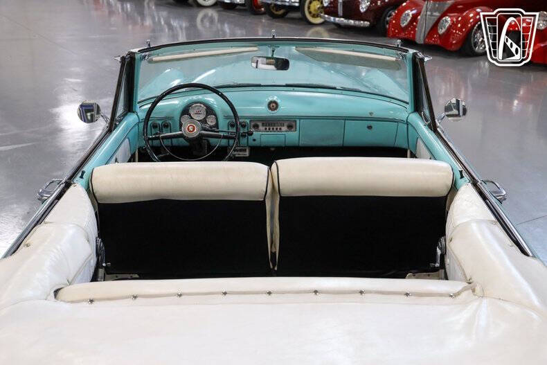 1953 Ford Crestline