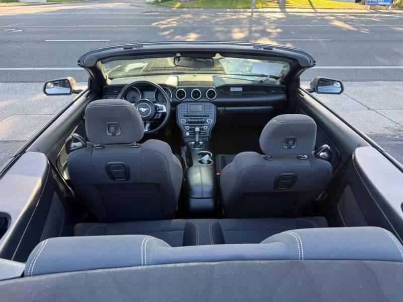 2017 Ford Mustang V6