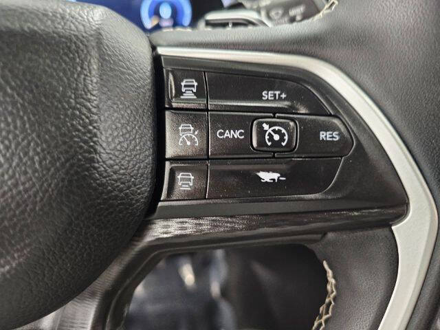 2023 Jeep Grand Cherokee Laredo