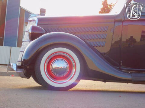 1935 Ford Tudor
