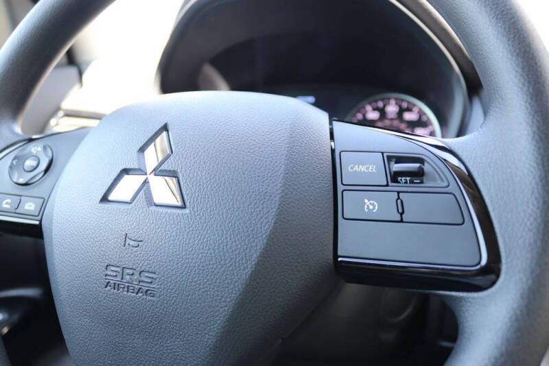 2025 Mitsubishi Eclipse Cross LE