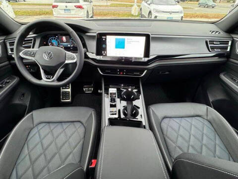 2026 Volkswagen Atlas Cross Sport SEL Premium R-Line 4Motion