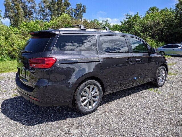 2021 Kia Sedona LX