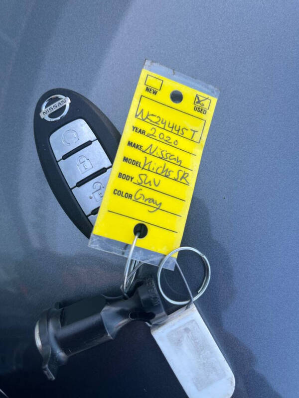 2020 Nissan Kicks SR