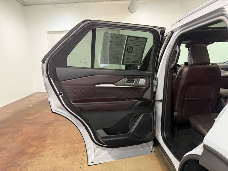 2025 Ford Explorer Platinum