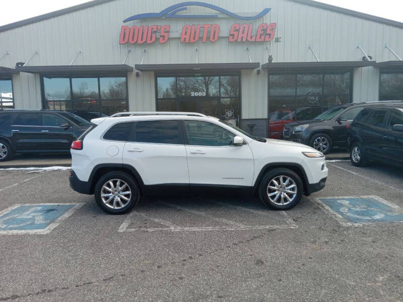 2015 Jeep Cherokee for sale at DOUG'S AUTO SALES INC in Pleasant View TN