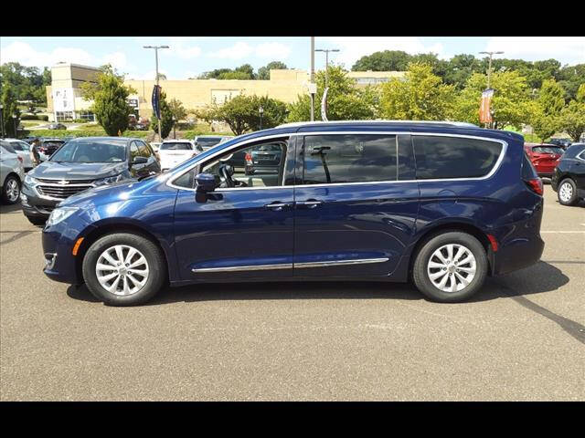 Used 2019 Chrysler Pacifica Touring L with VIN 2C4RC1BG6KR506469 for sale in Jenkintown, PA