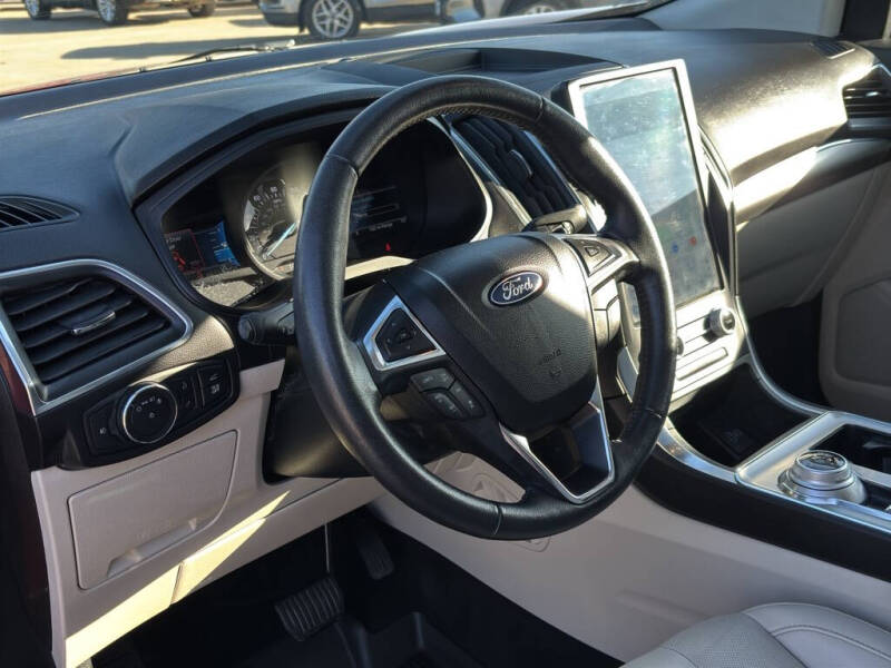 2022 Ford Edge Titanium