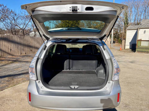 2012 Toyota Prius v Five