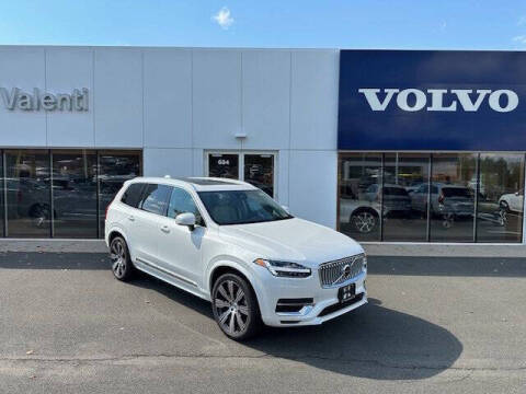 2025 Volvo XC90 T8 Core Bright Theme