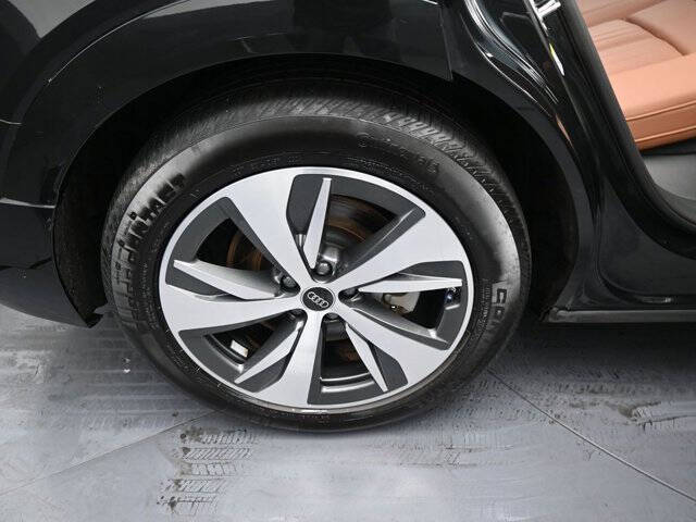 2024 Audi Q8 e-tron quattro Premium Plus