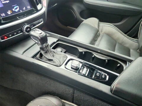 2019 Volvo S60 T6 R-Design